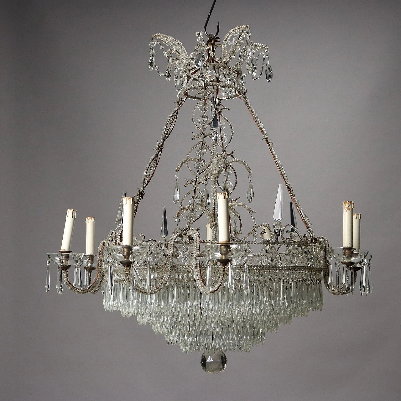 Eight-light chandelier with metal frame covered in glass and crystal 1