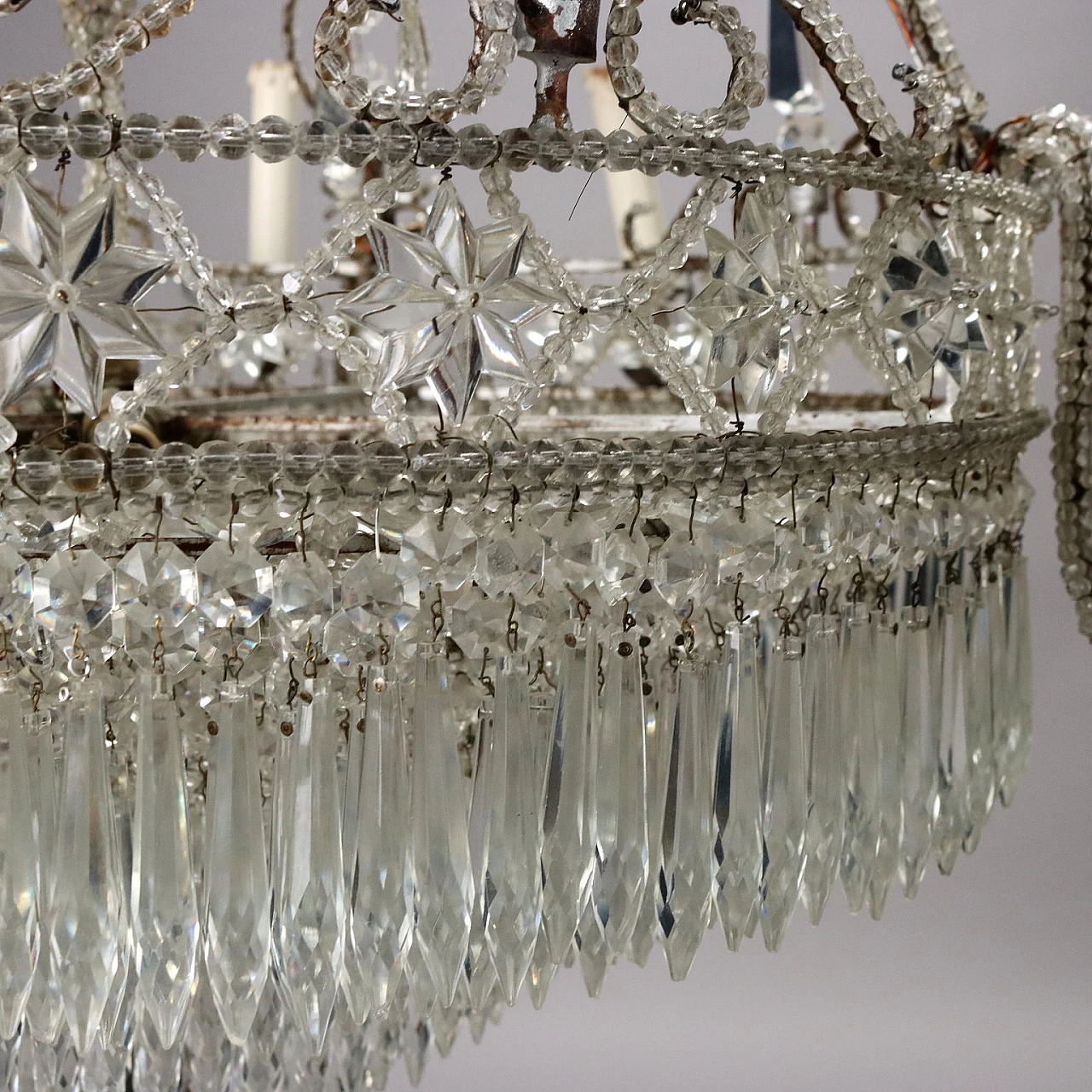 Eight-light chandelier with metal frame covered in glass and crystal 5