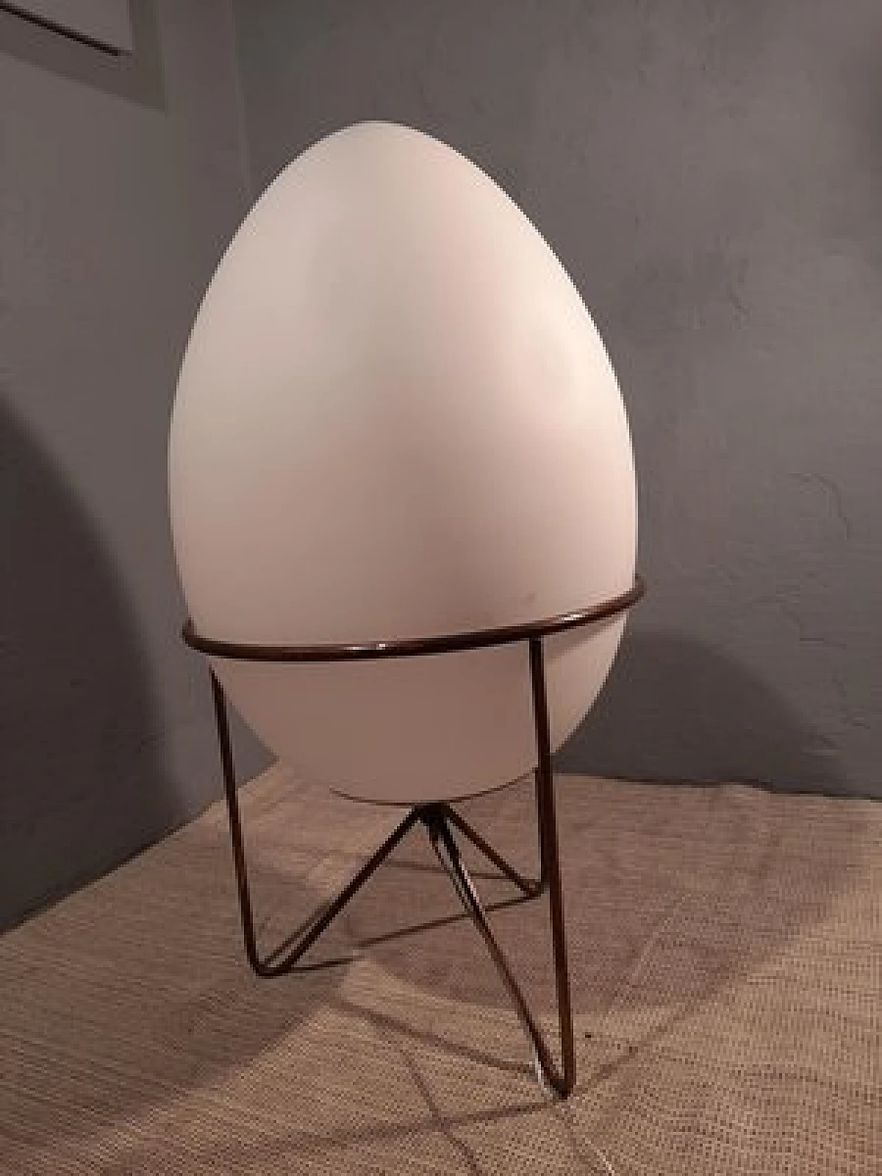 Table lamp egg-shaped in glass & iron in the style of Stilnovo, 1990s 1