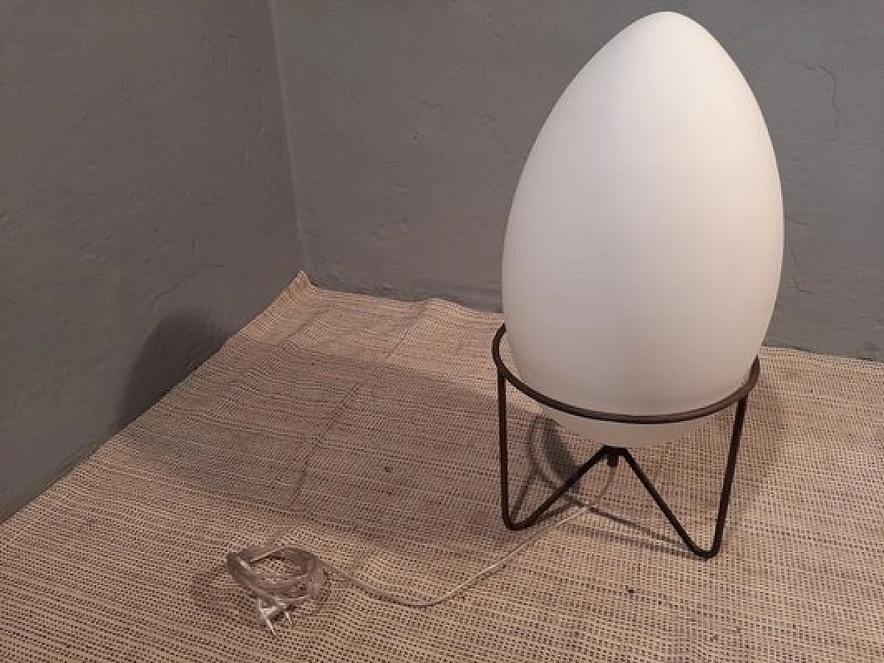 Egg-shaped table lamp in iron & glass in the style of Stilnovo, 1990s 5