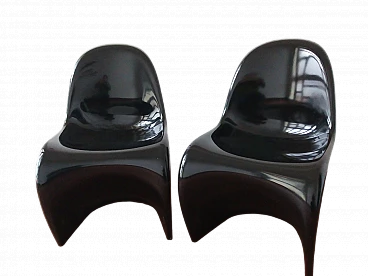 Coppia di sedie Panton Chair Classic nero lucido di Vitra, anni '90