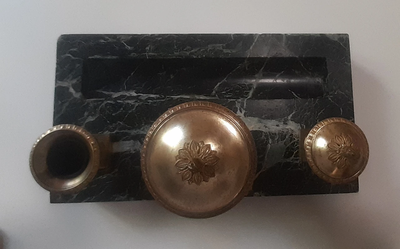 Green marble and brass inkwell, mid-19th century 5