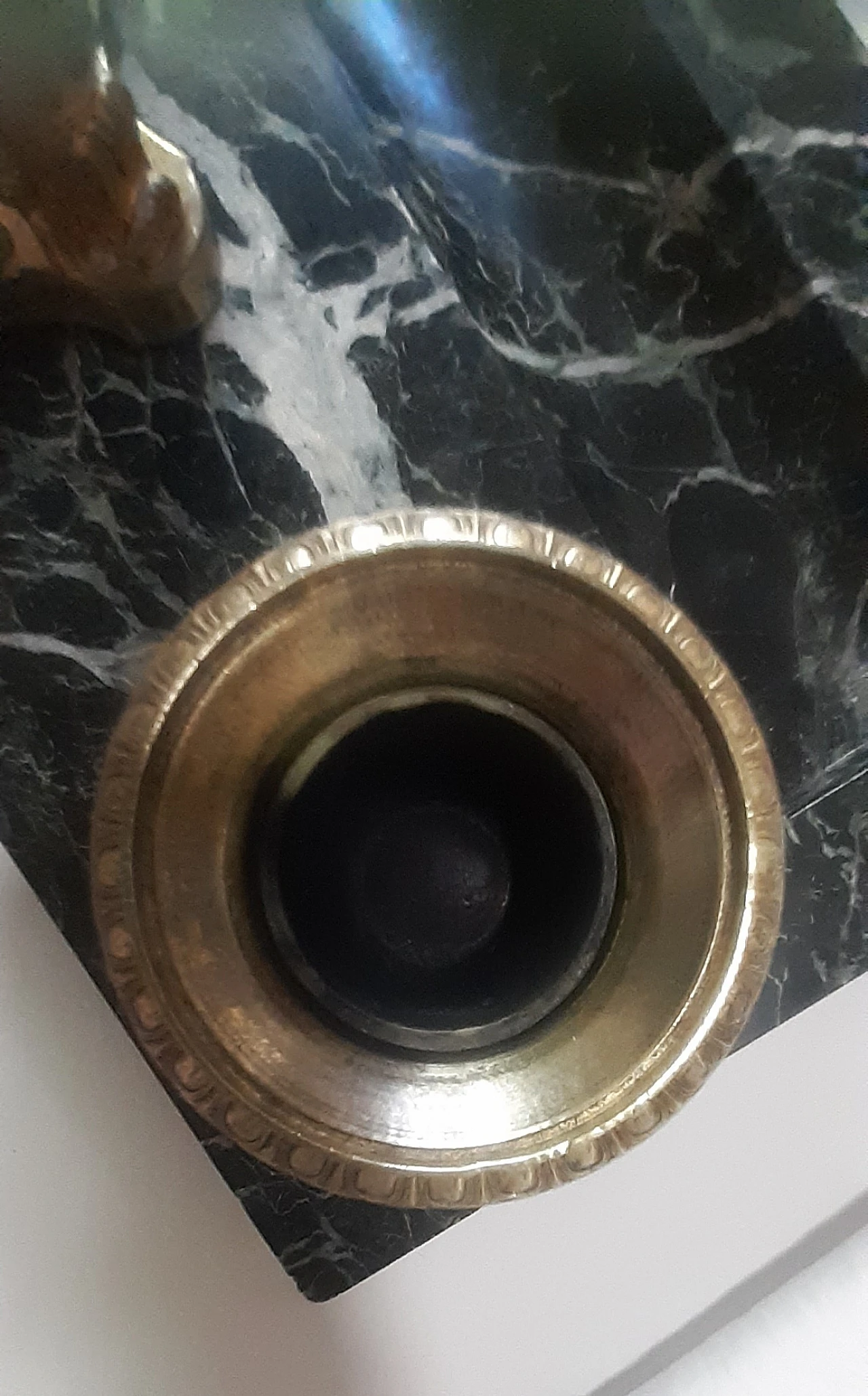 Green marble and brass inkwell, mid-19th century 11