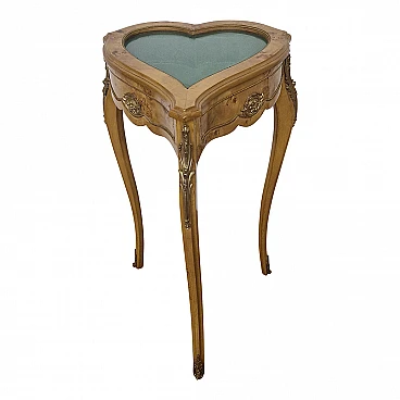 Tavolino espositore stile Luigi XV a forma di cuore, anni '80