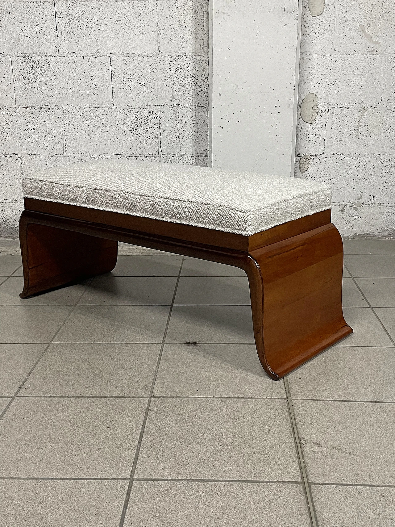 Art Deco bench in cherry wood and bouclé, 1940s 1