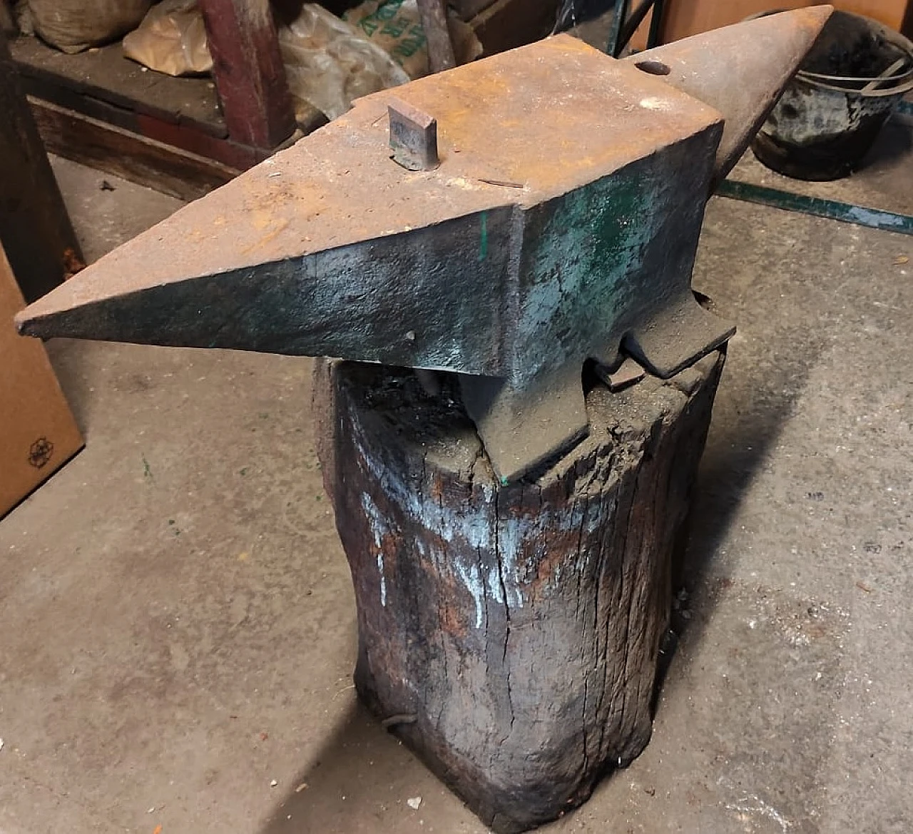 Incudine in ferro da fabbro, anni '50 1