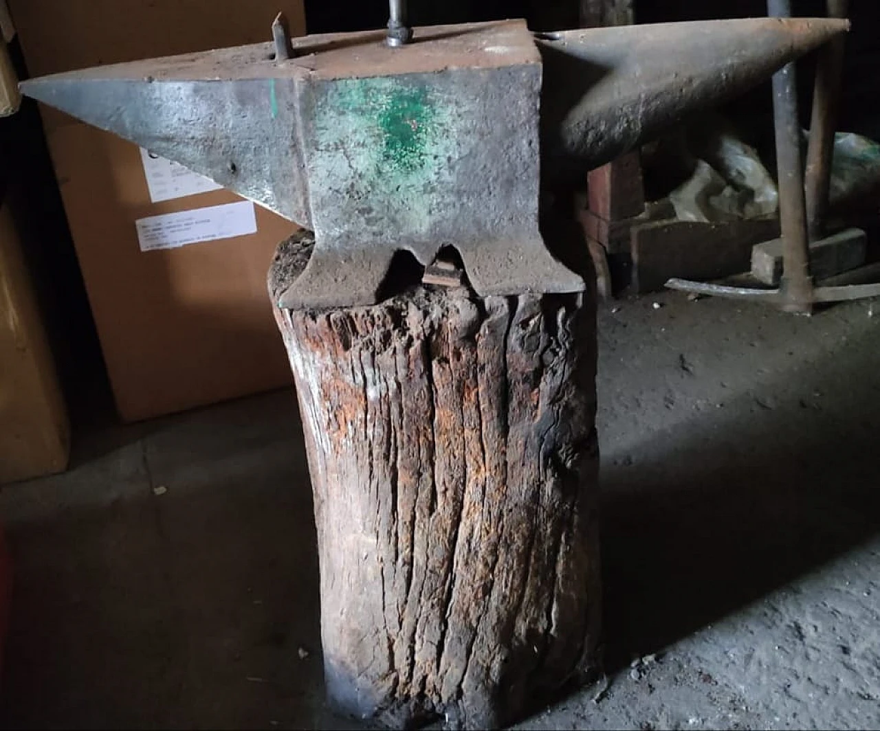 Incudine in ferro da fabbro, anni '50 2