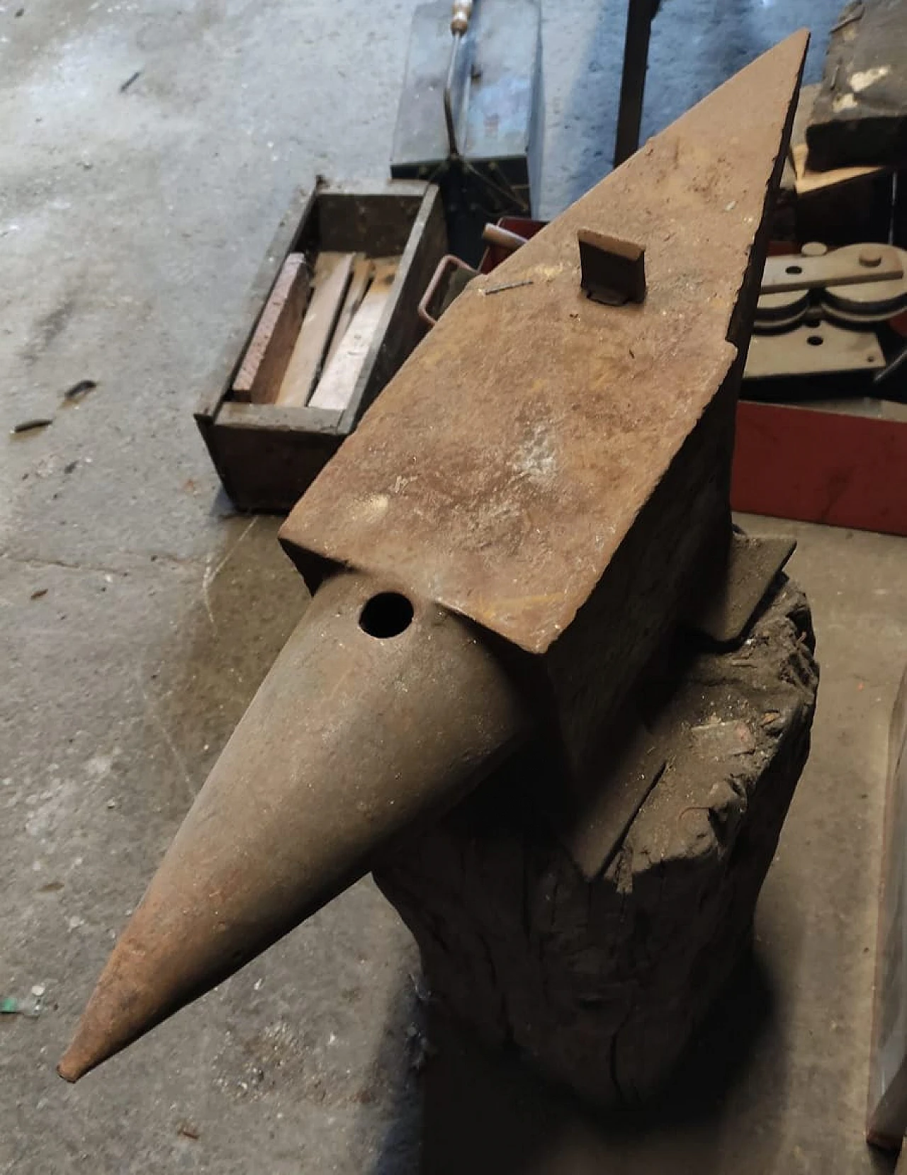 Incudine in ferro da fabbro, anni '50 3