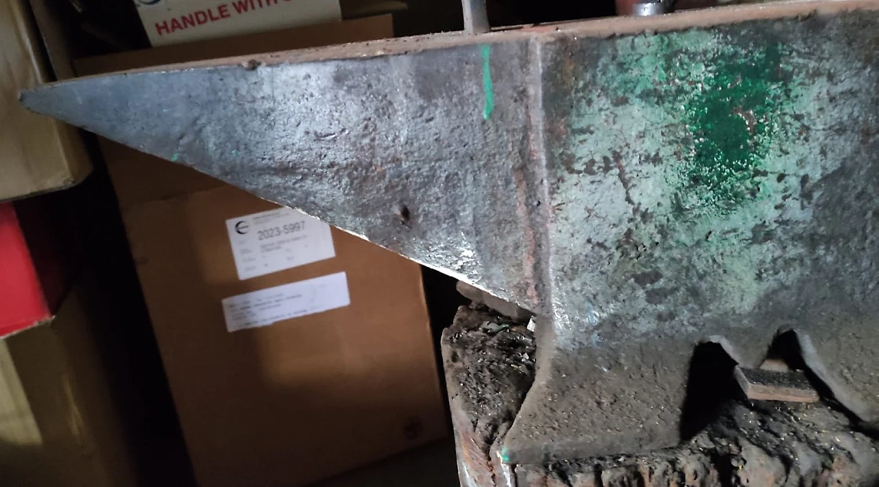 Incudine in ferro da fabbro, anni '50 5