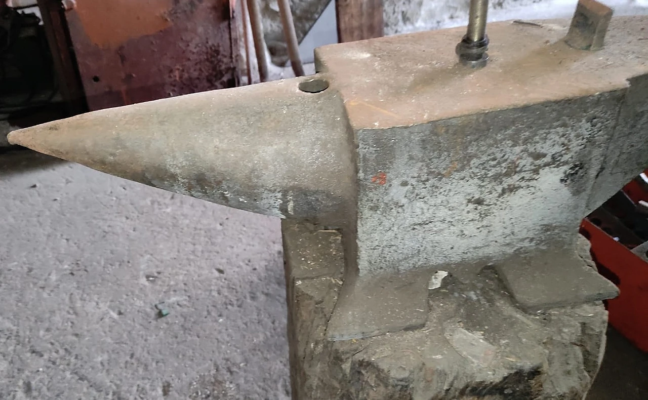 Incudine in ferro da fabbro, anni '50 6