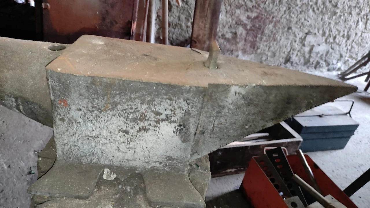 Incudine in ferro da fabbro, anni '50 7