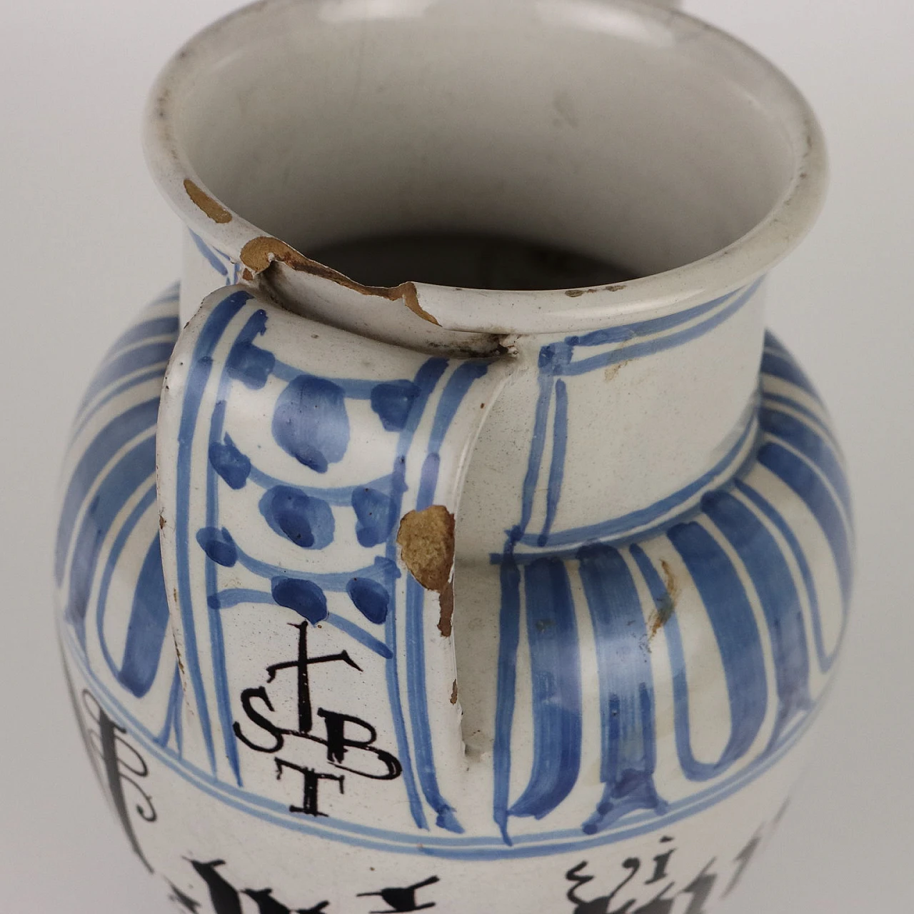 Brocca da farmacia in maiolica di Bassano, metà '700 4