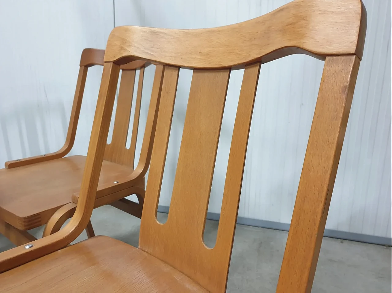 Sedia da pranzo in legno curvato di Ton, anni '70 9