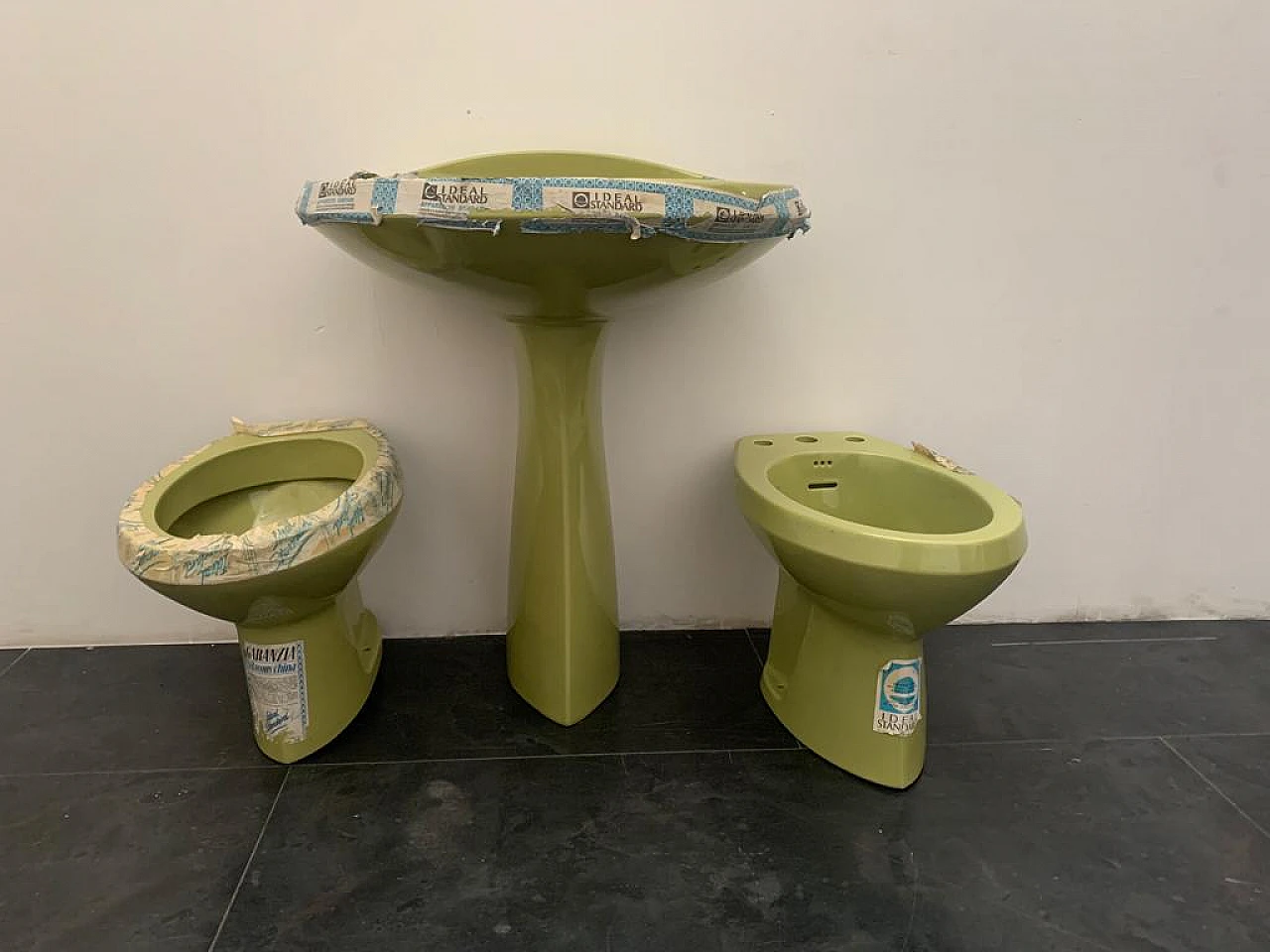 Lavandino, bidet e wc verdi Ellisse di Gio Ponti di Ideal Standard, anni '70 14