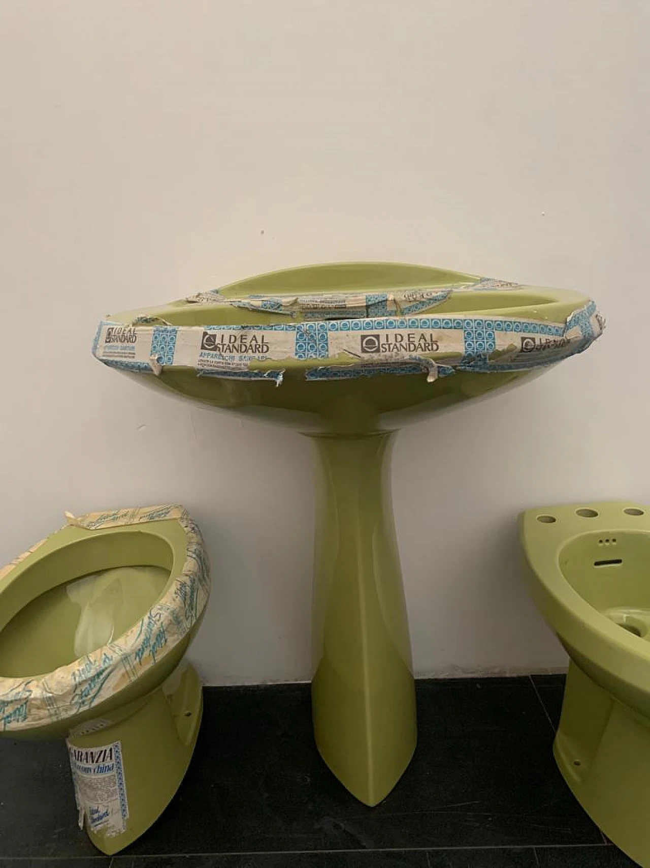 Lavandino, bidet e wc verdi Ellisse di Gio Ponti di Ideal Standard, anni '70 20