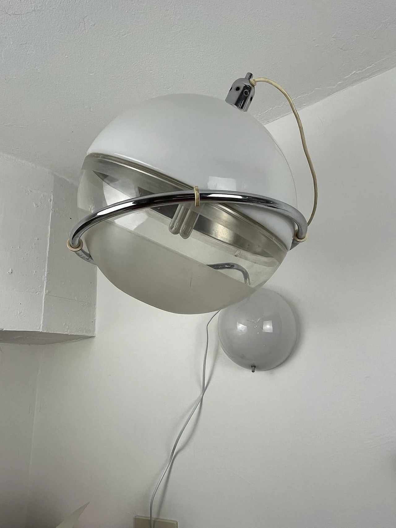 Applique in plastica e acciaio di Fabio Lenci per Guzzini, anni '70 2