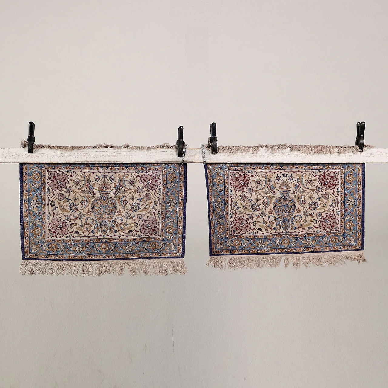 Coppia di tappeti Isfahan iraniani in lana e seta 7