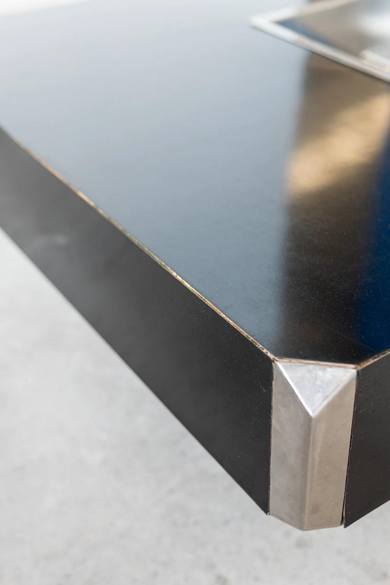 Tavolino in legno e acciaio di Willy Rizzo per Mario Sabot, anni '80 13