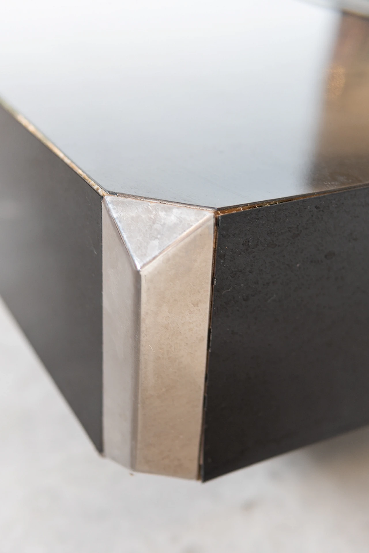 Tavolino in legno e acciaio di Willy Rizzo per Mario Sabot, anni '80 16