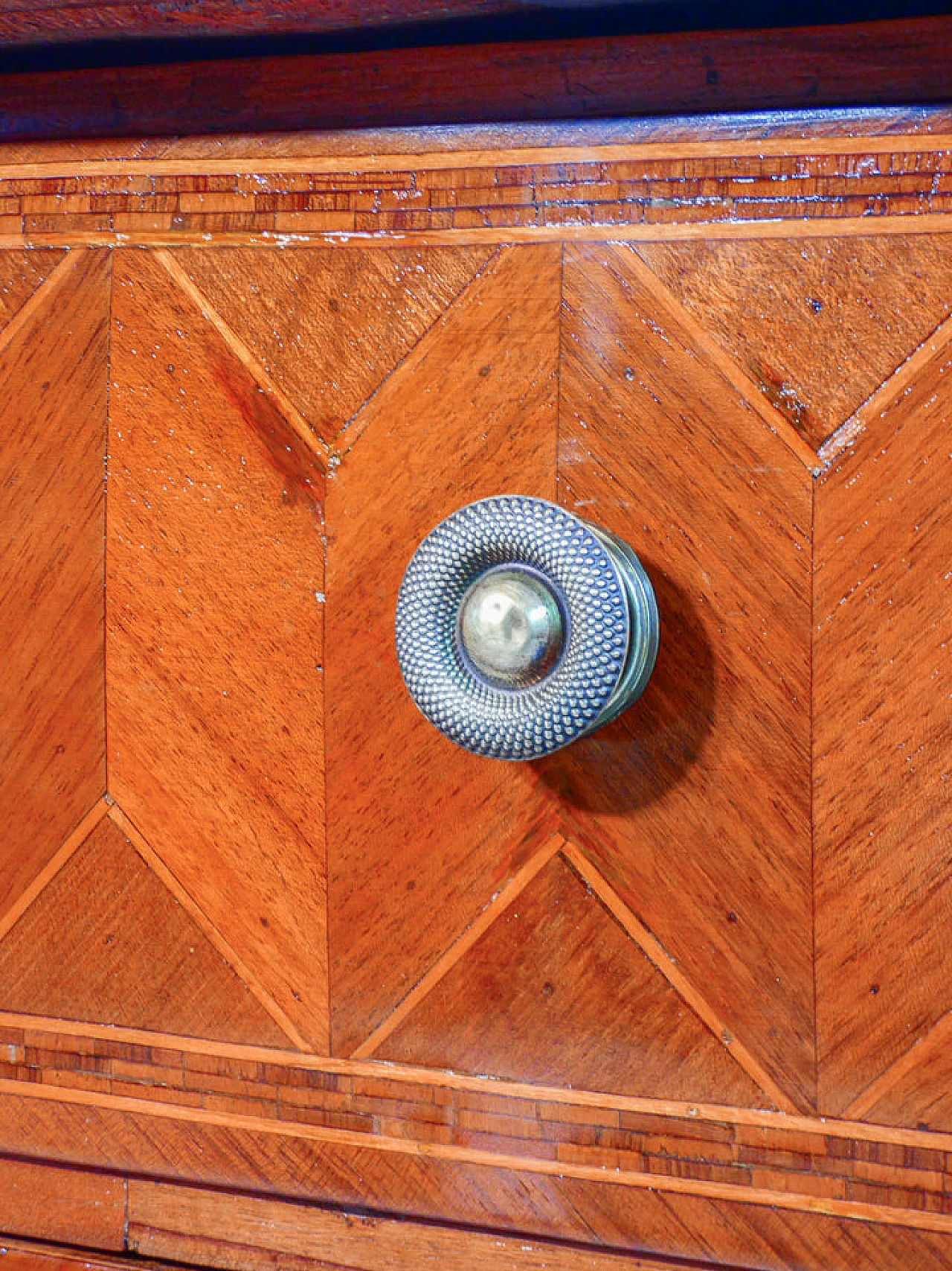 Comò Impero in noce intarsiato ed ebanizzato, prima metà dell'800 13