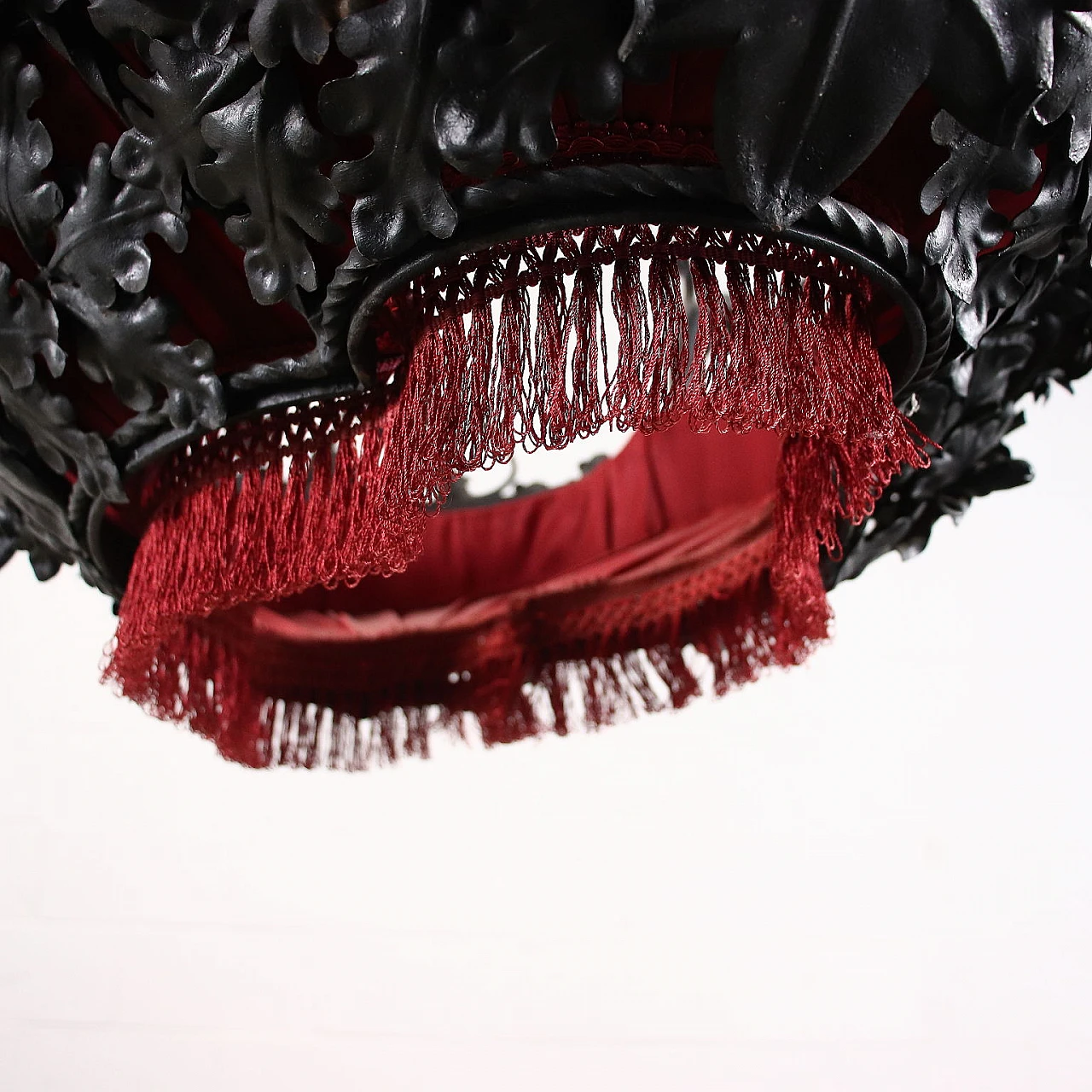 Lampadario Liberty in metallo con motivi floreali, inizio '900 8