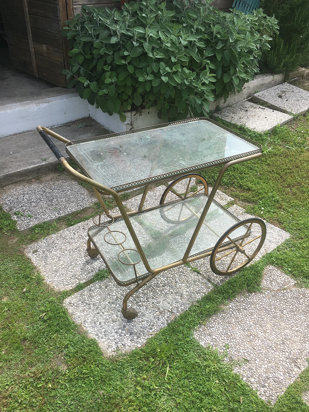 Carrello in ottone e vetro, anni '50 3