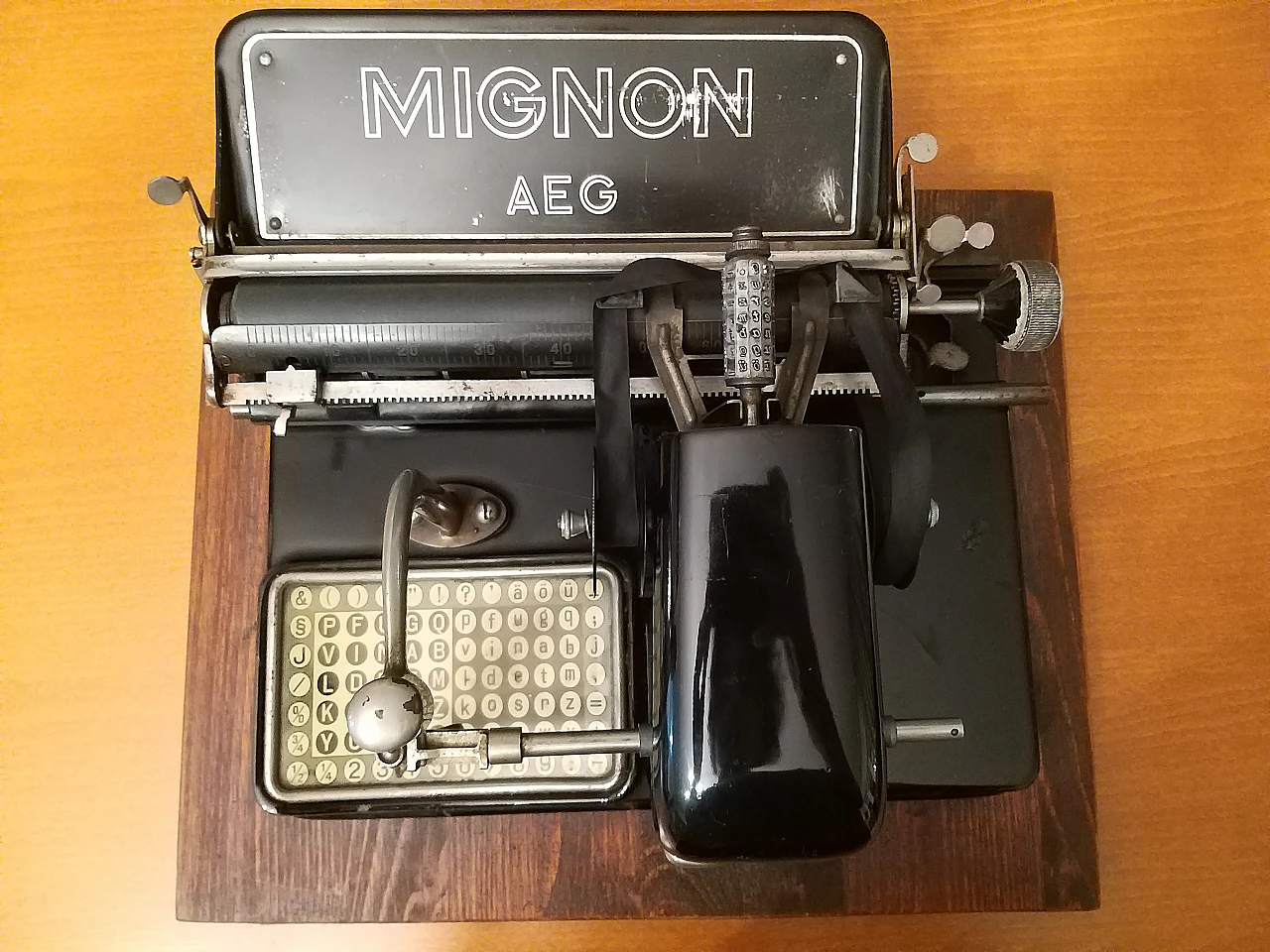 Macchina da scrivere con puntatore Aeg Mignon, inizio '900 1