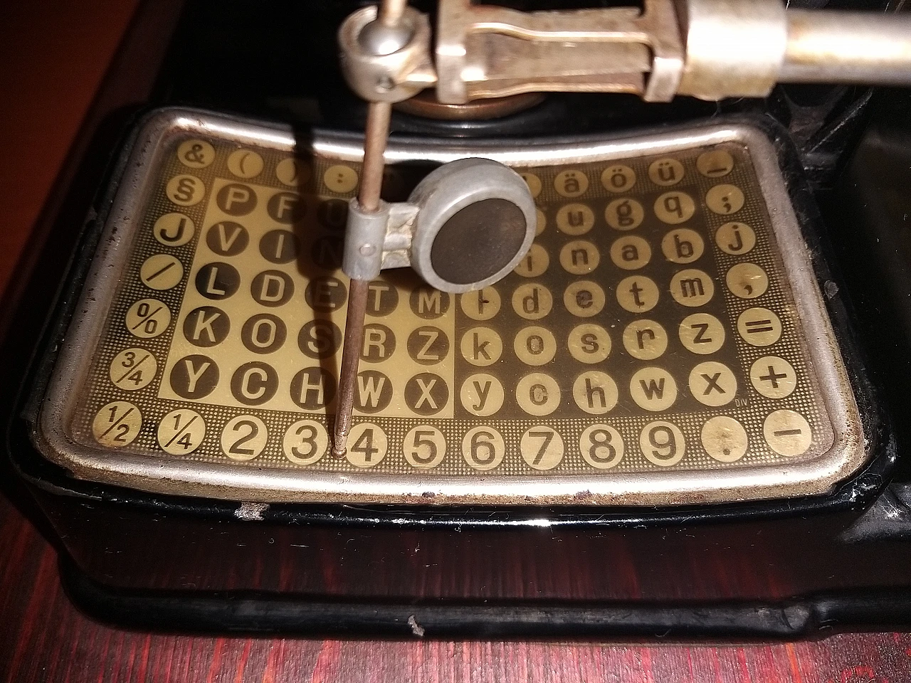 Macchina da scrivere con puntatore Aeg Mignon, inizio '900 9