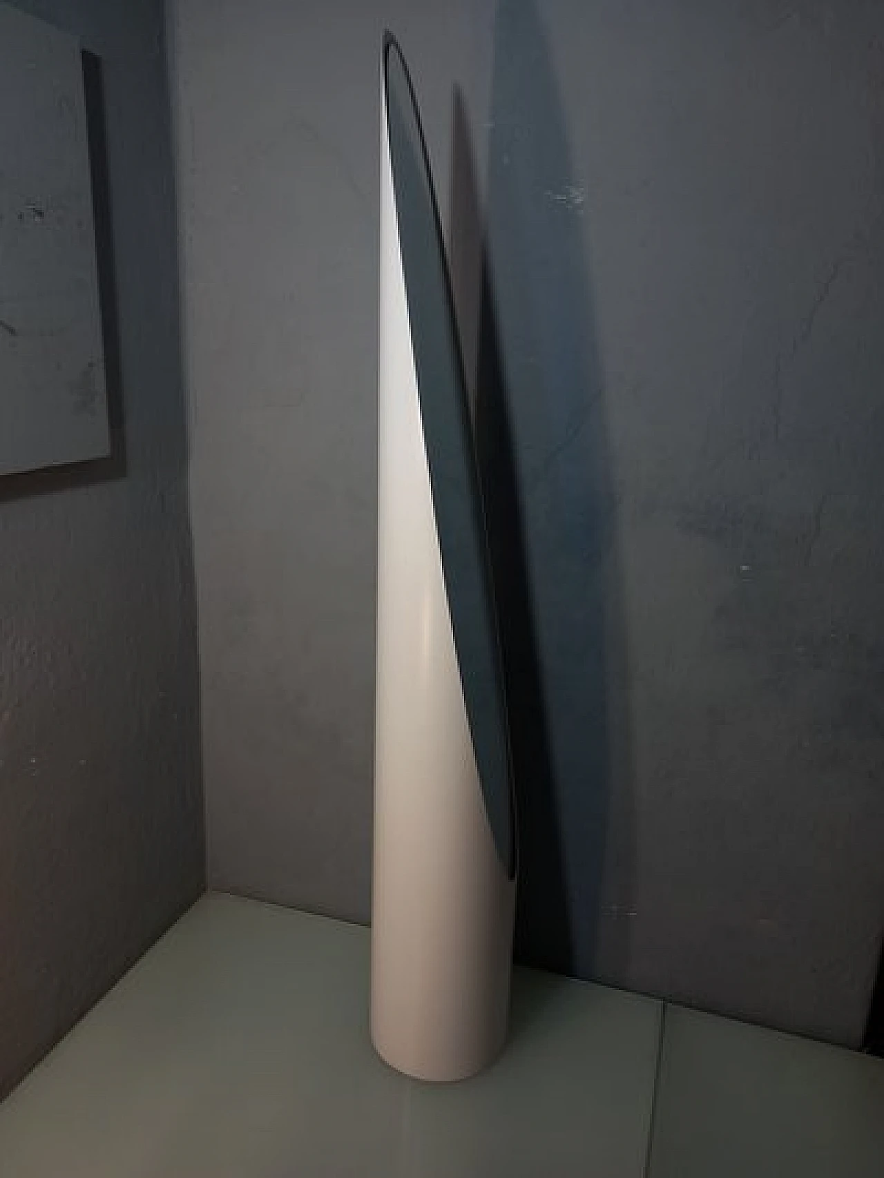 Specchio da terra Unghia in legno e pvc bianco, anni 2000 14