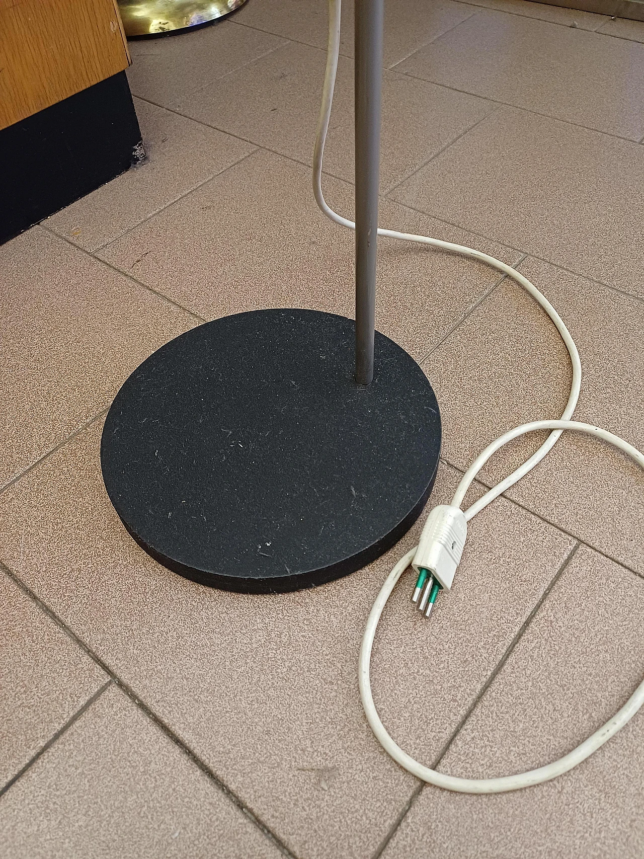 Articulated floor lamp by Omi, 1970s 7