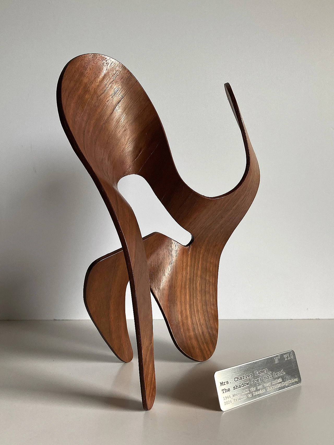 Mrs. Charles Eames, The shadow does not bend, walnut plywood sculpture 43