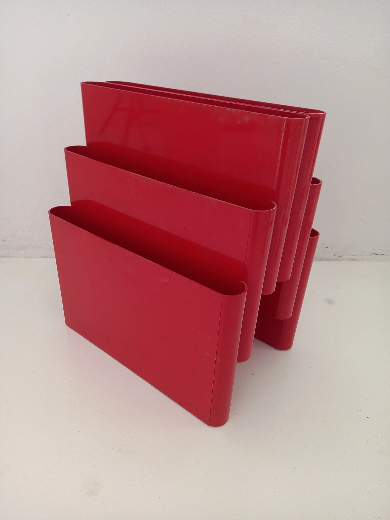 Porta riviste 4675 rosso di Giotto Stoppino per Kartell, anni '70 3