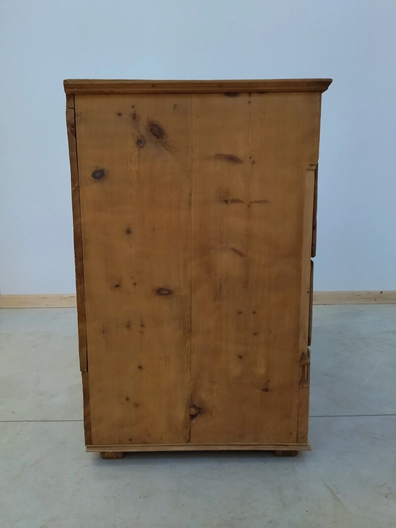 Cassettone tirolese in cirmolo massello, metà '800 19