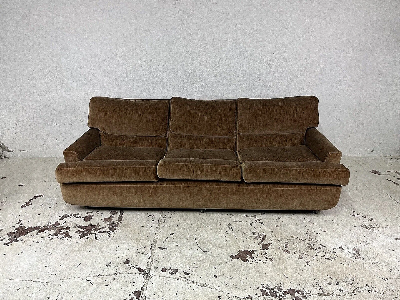 Sofa and pair of armchairs in beige fabric by Saporiti, 1970s 6