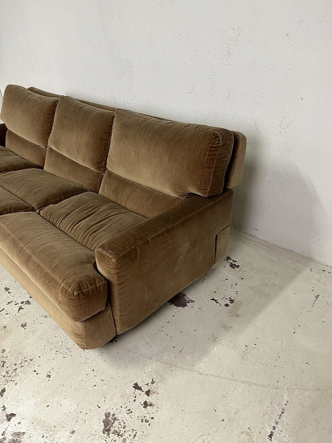 Sofa and pair of armchairs in beige fabric by Saporiti, 1970s 8