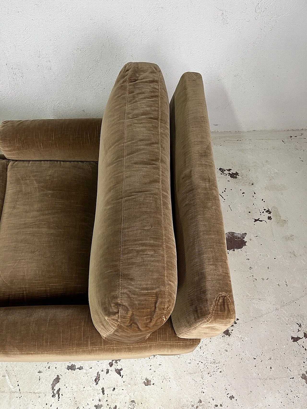 Sofa and pair of armchairs in beige fabric by Saporiti, 1970s 16