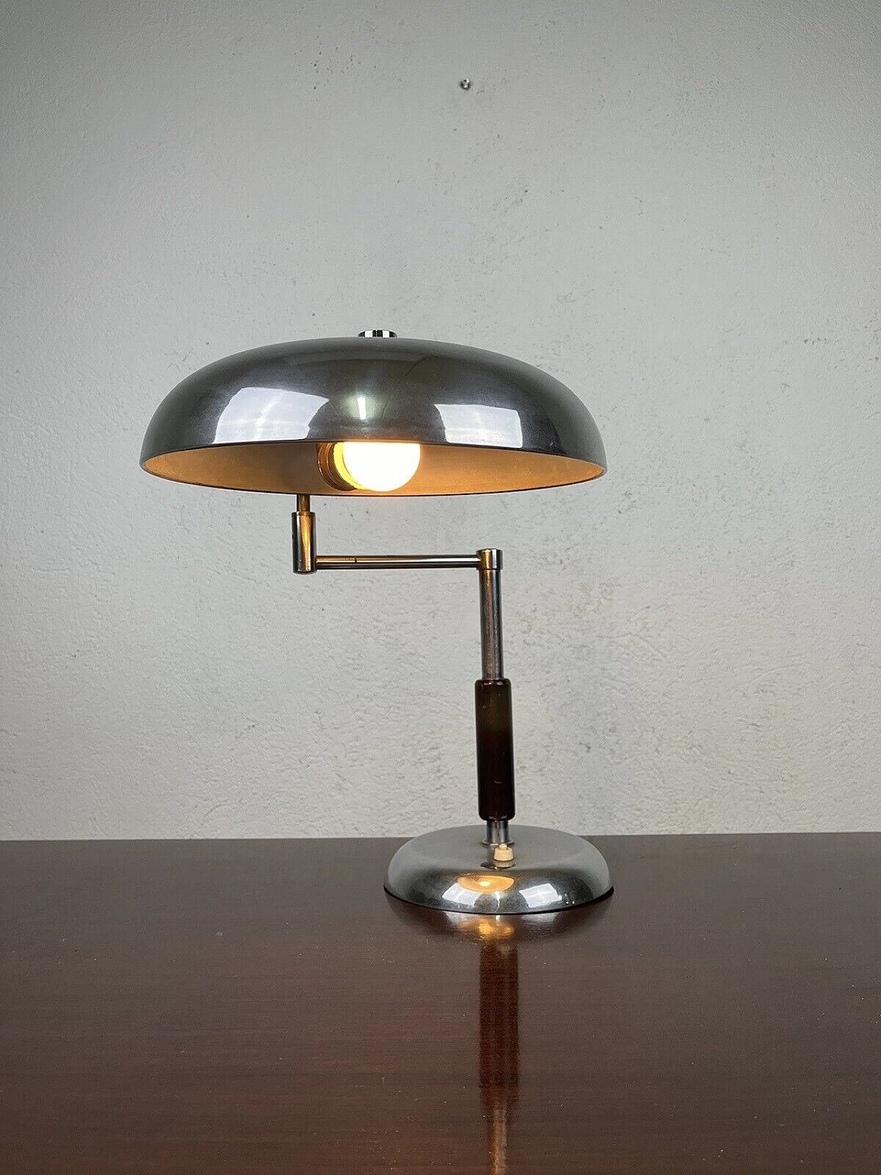 Lampada da tavolo ministeriale snodata in metallo e legno, anni '60 1