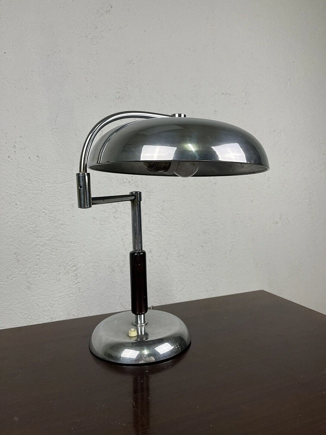 Lampada da tavolo ministeriale snodata in metallo e legno, anni '60 8