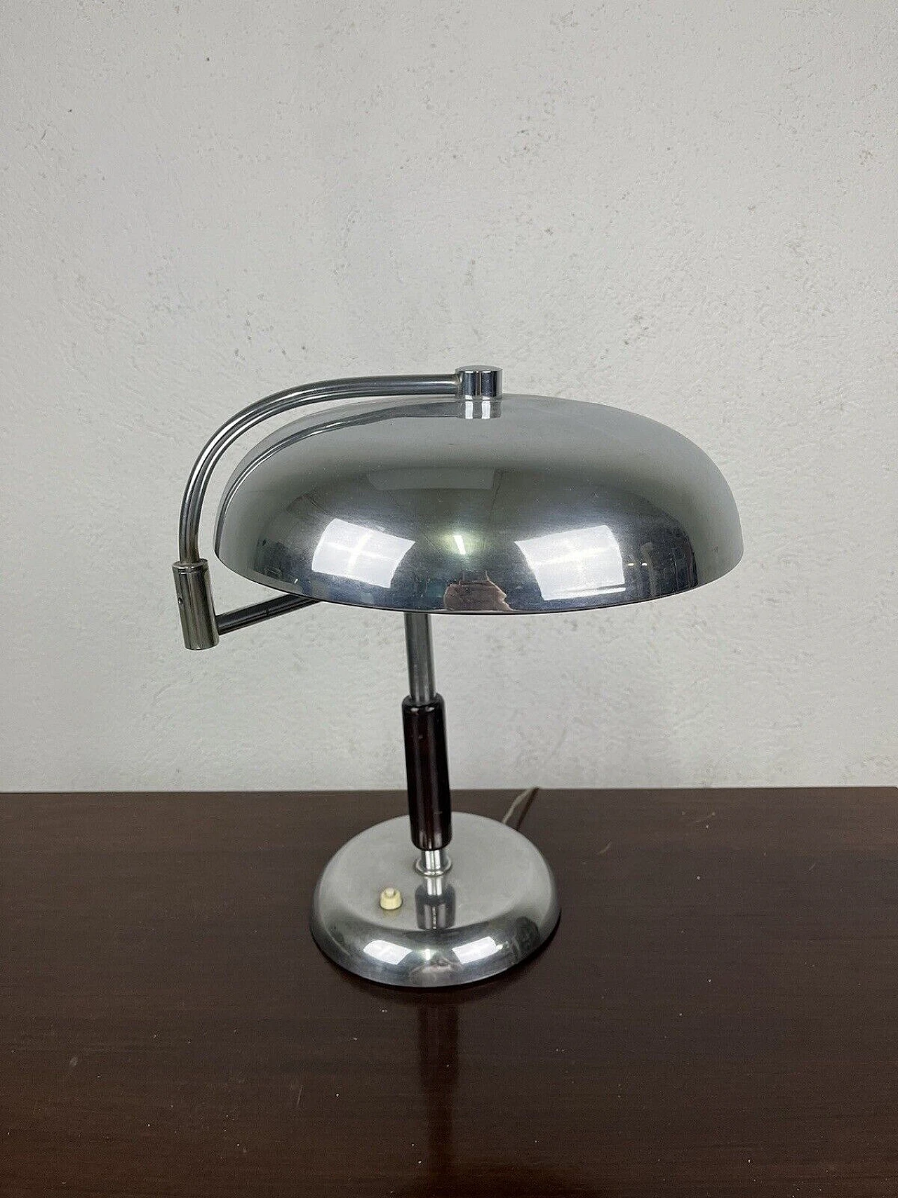 Lampada da tavolo ministeriale snodata in metallo e legno, anni '60 10