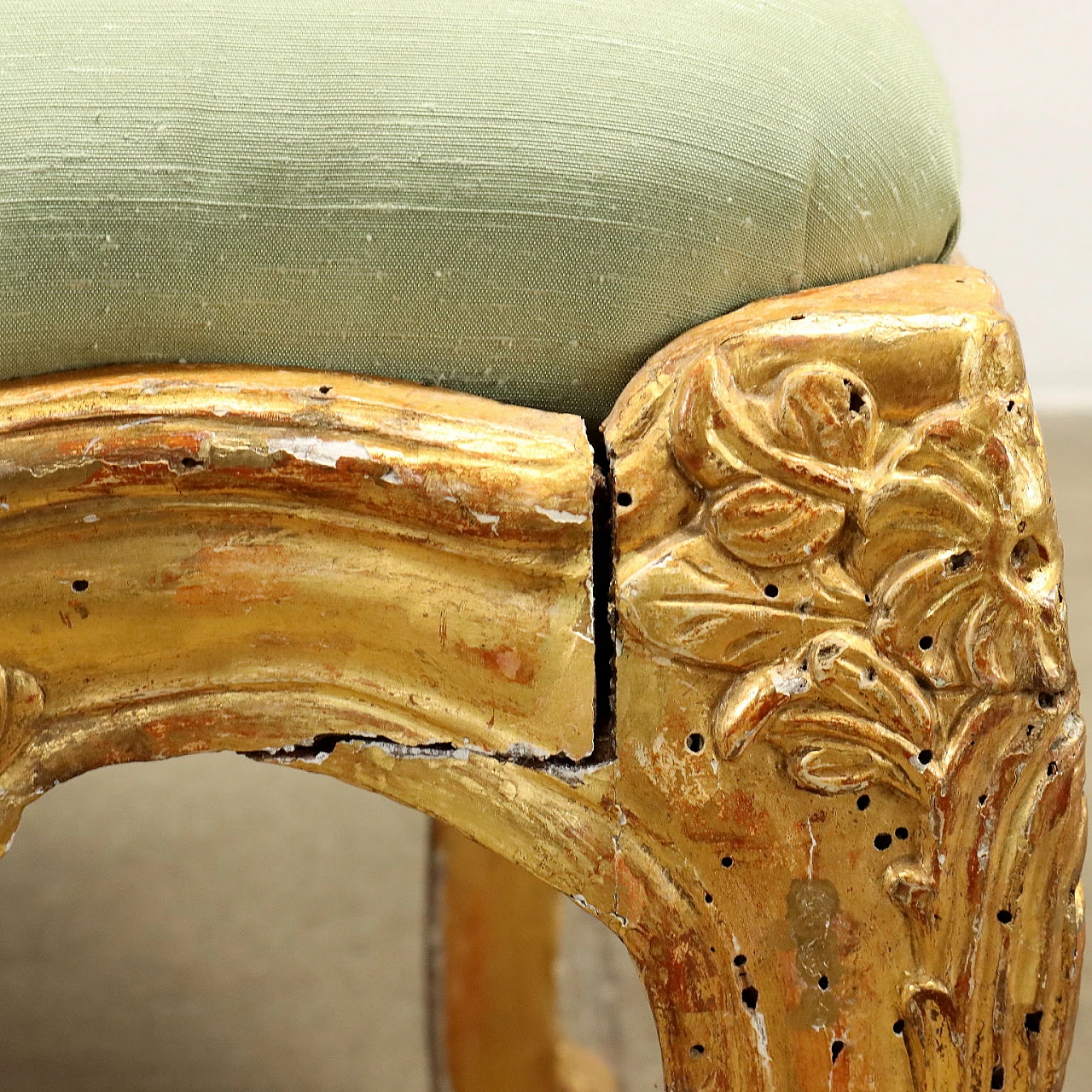 4 Sedie stile Barocchetto in legno dorato e tessuto, fine '800 6