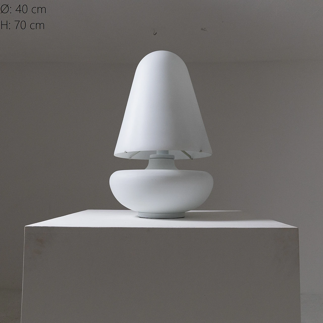 Lampada da tavolo in vetro satinato, anni '70 3