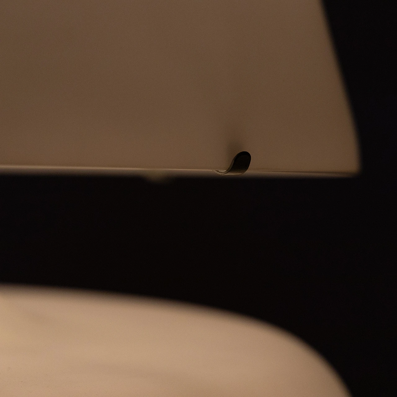 Lampada da tavolo in vetro satinato, anni '70 14