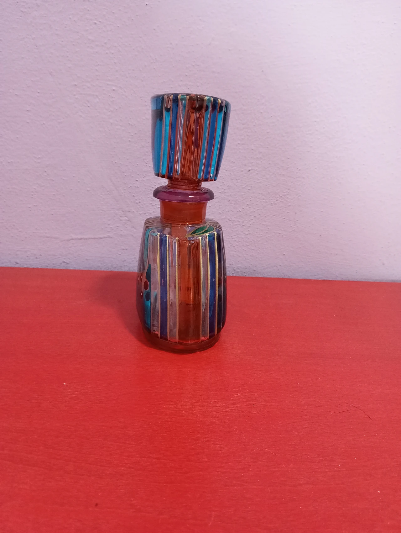 Bottiglia da profumo in vetro decorato a mano, anni '80 2