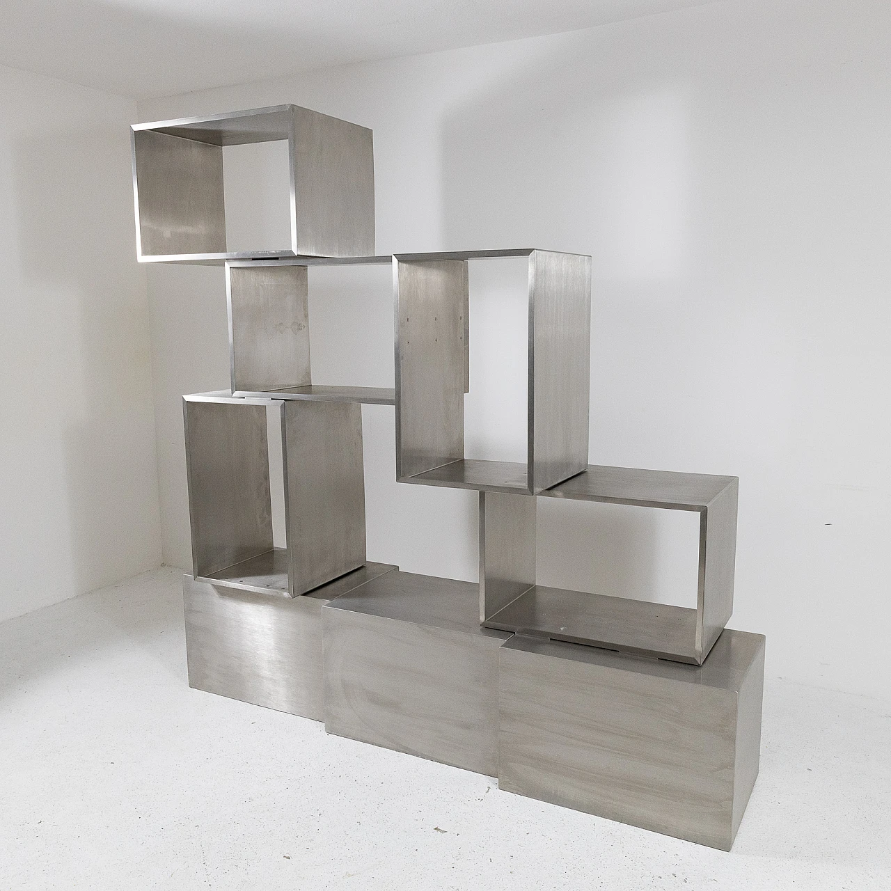 Libreria asimmetrica in acciaio spazzolato, anni '80 2