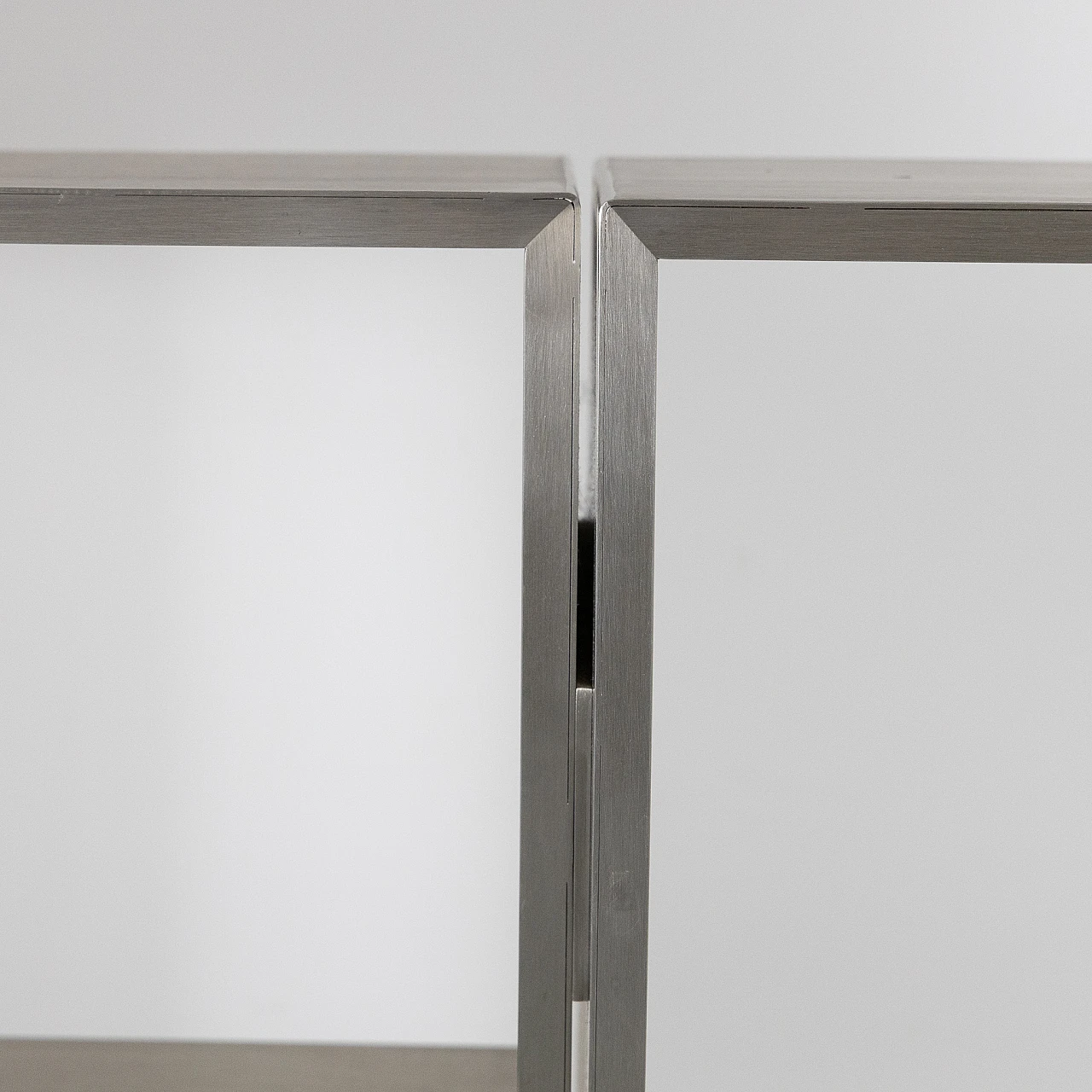 Libreria asimmetrica in acciaio spazzolato, anni '80 3