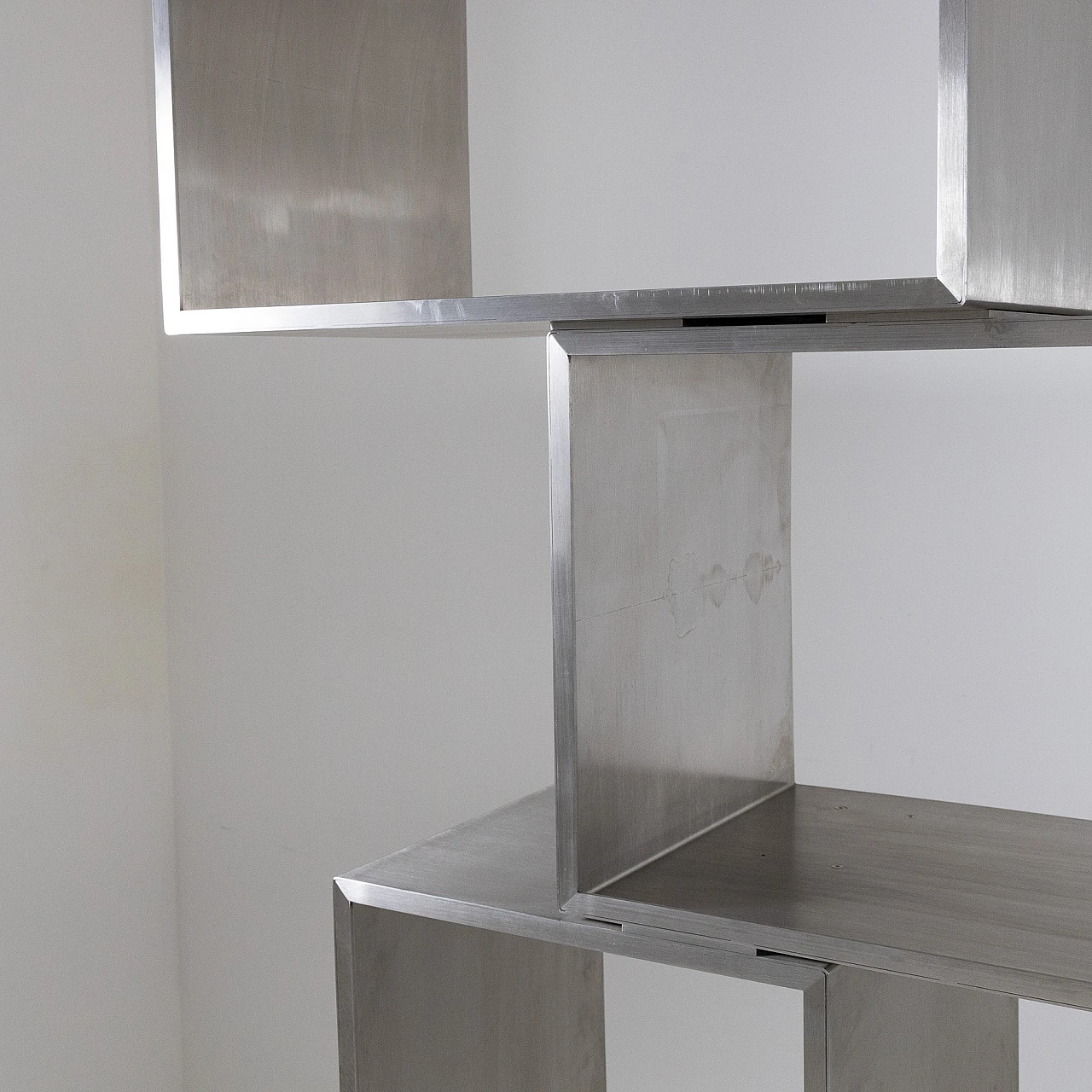 Libreria asimmetrica in acciaio spazzolato, anni '80 4