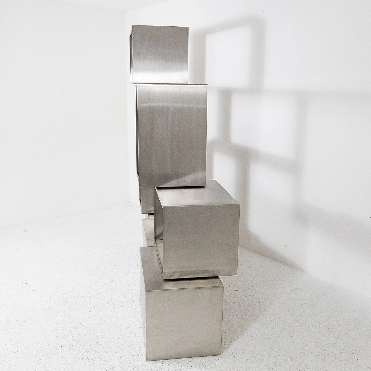 Libreria asimmetrica in acciaio spazzolato, anni '80 6