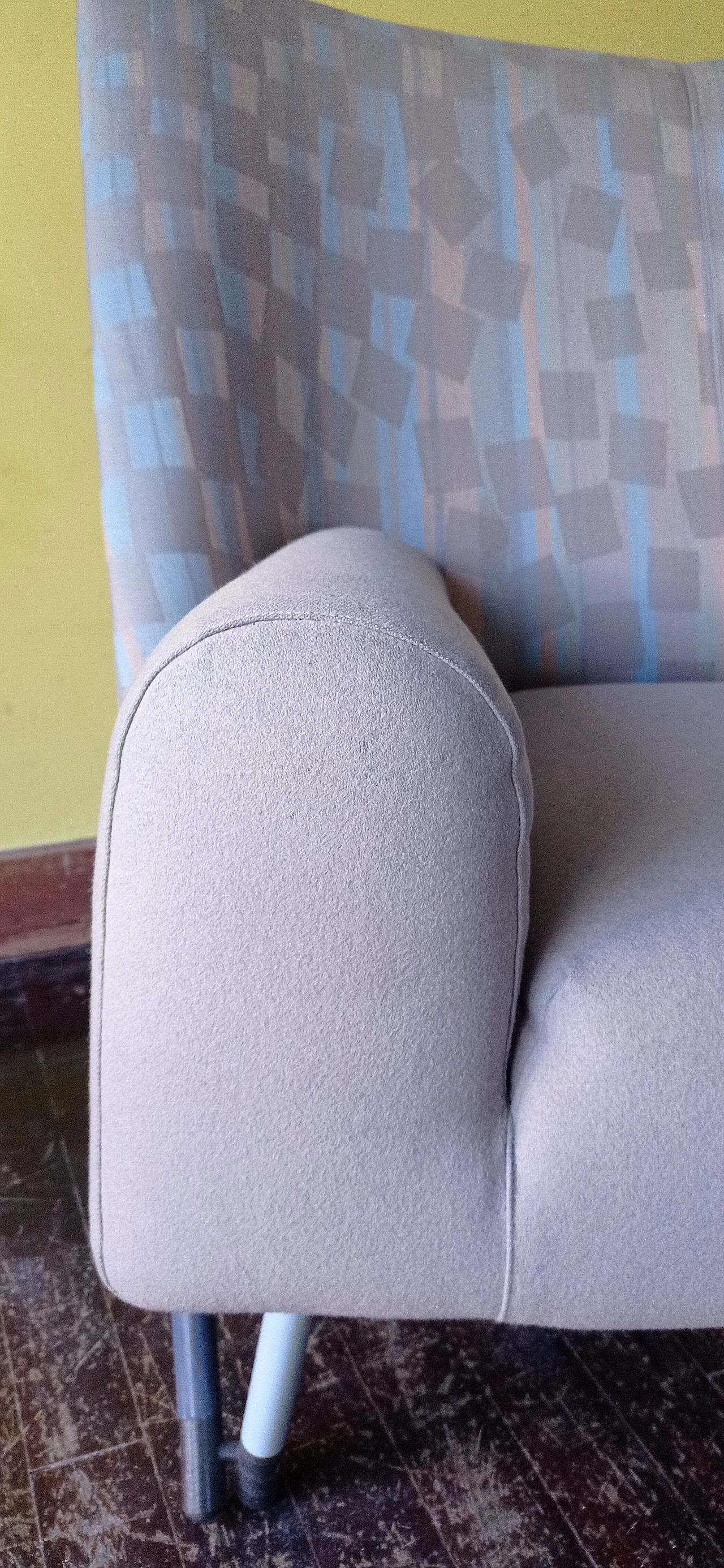 Poltrona Torsi in tessuto geometric di Paolo Deganello per Cassina 6