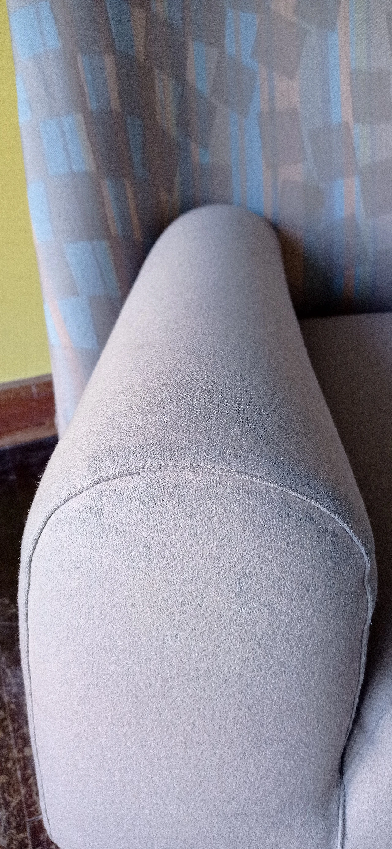 Poltrona Torsi in tessuto geometric di Paolo Deganello per Cassina 7