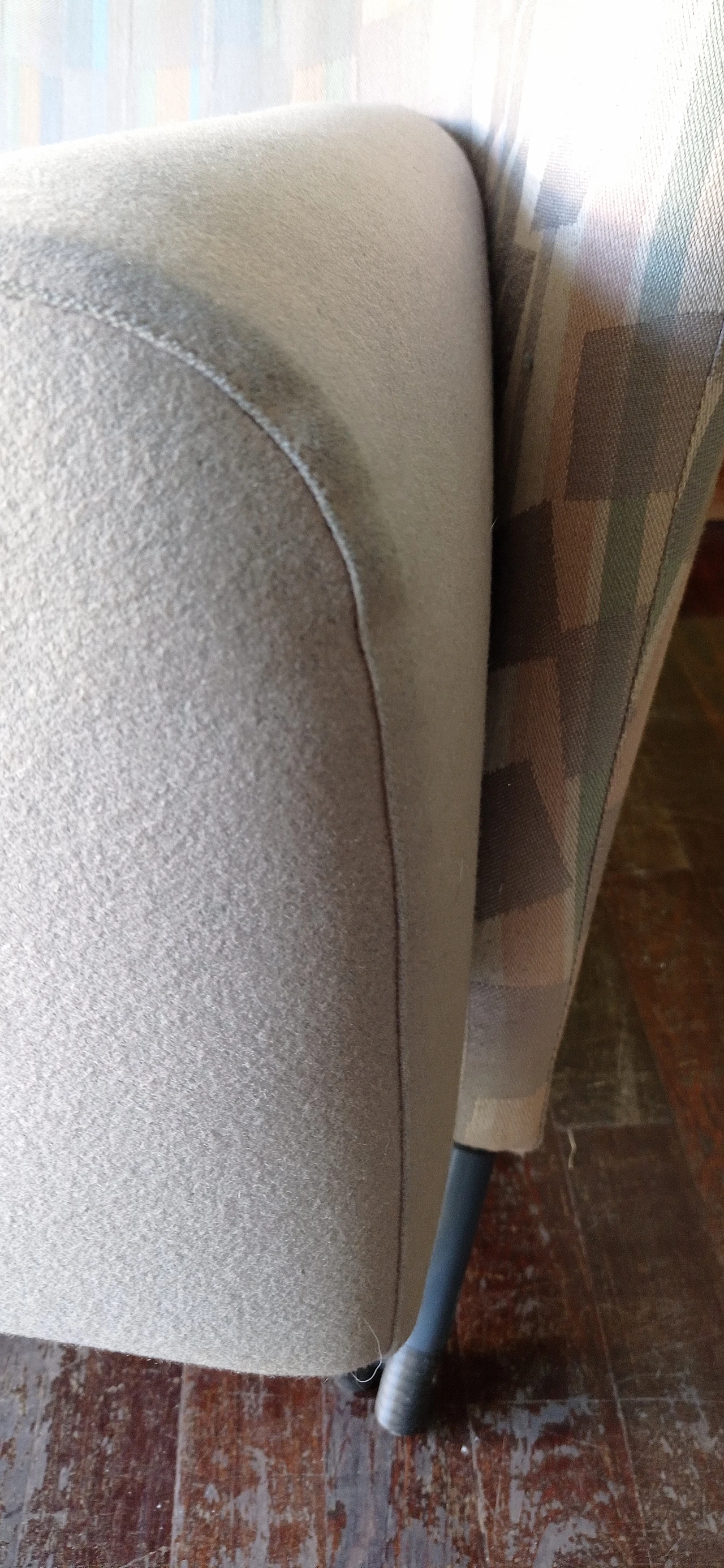 Poltrona Torsi in tessuto geometric di Paolo Deganello per Cassina 22